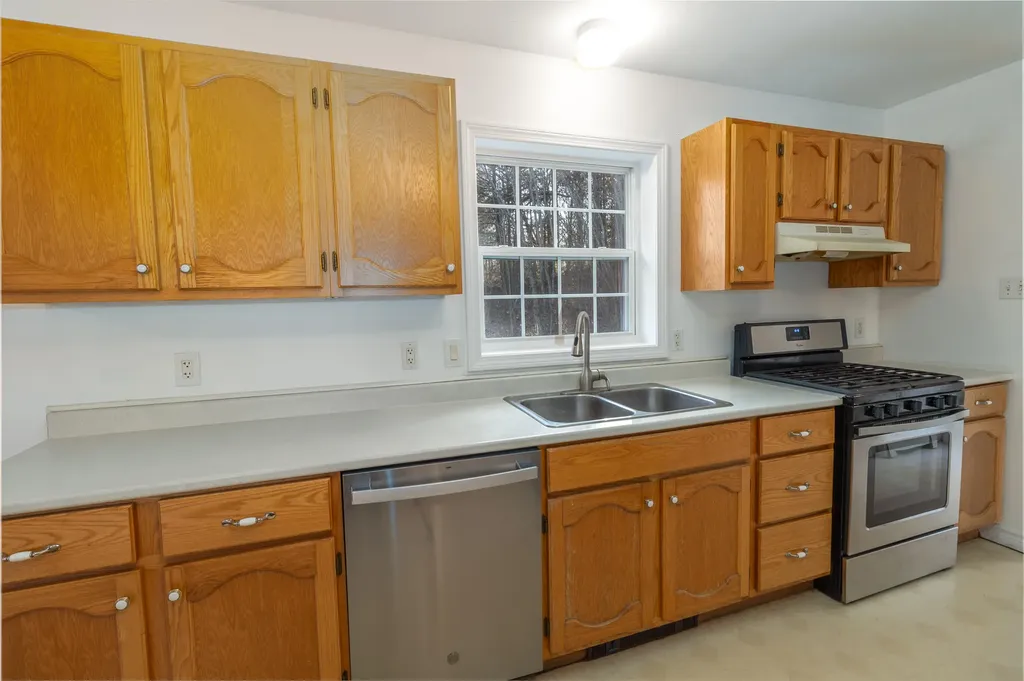 448 River Road Topsham ME 04086