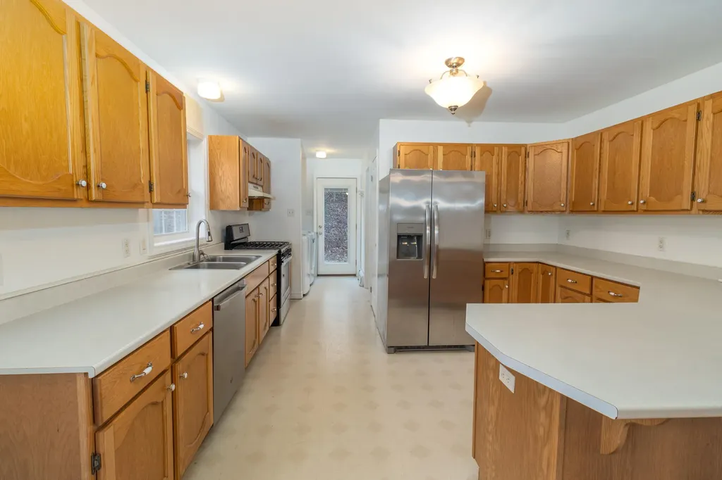 448 River Road Topsham ME 04086
