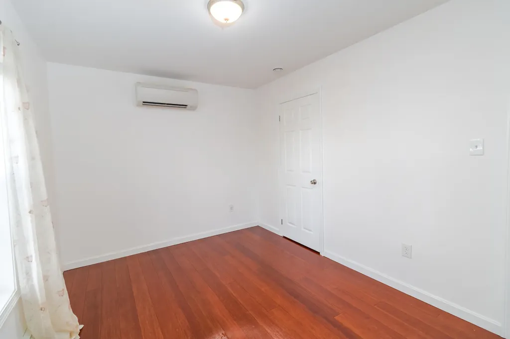 448 River Road Topsham ME 04086