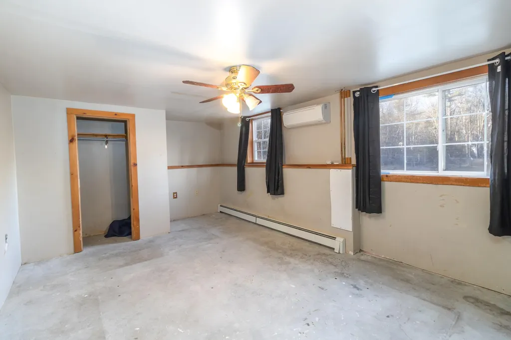 448 River Road Topsham ME 04086