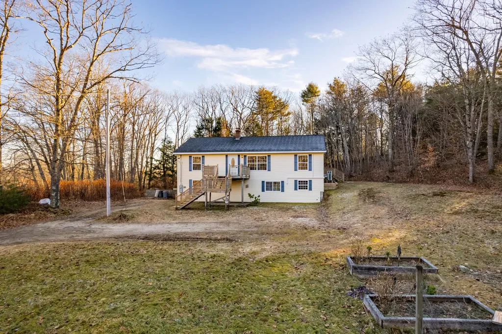 448 River Road Topsham ME 04086