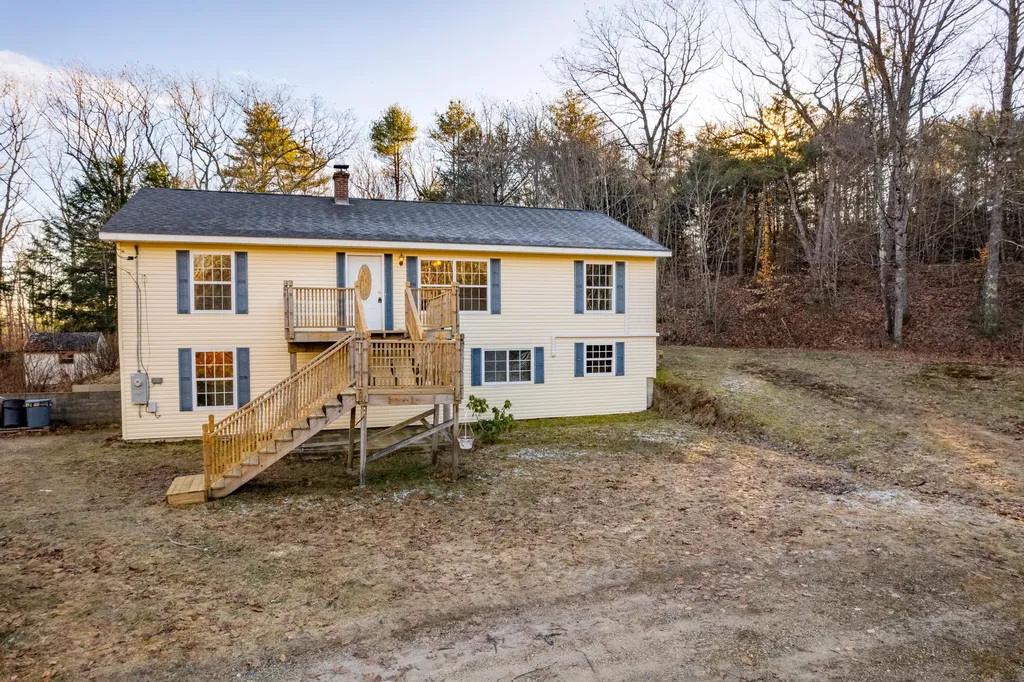 448 River Road Topsham ME 04086