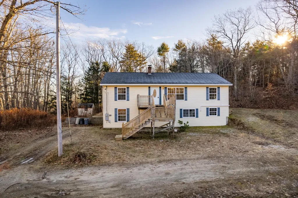 448 River Road Topsham ME 04086