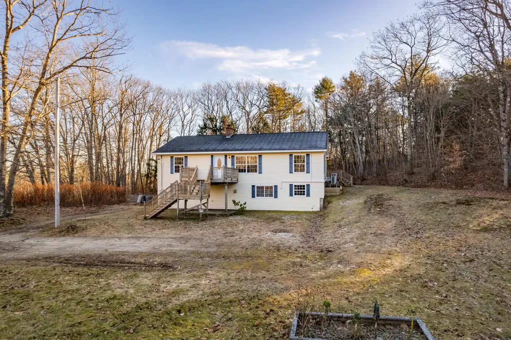 448 River Road Topsham ME 04086