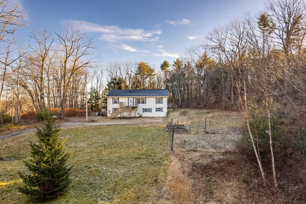 448 River Road Topsham ME 04086