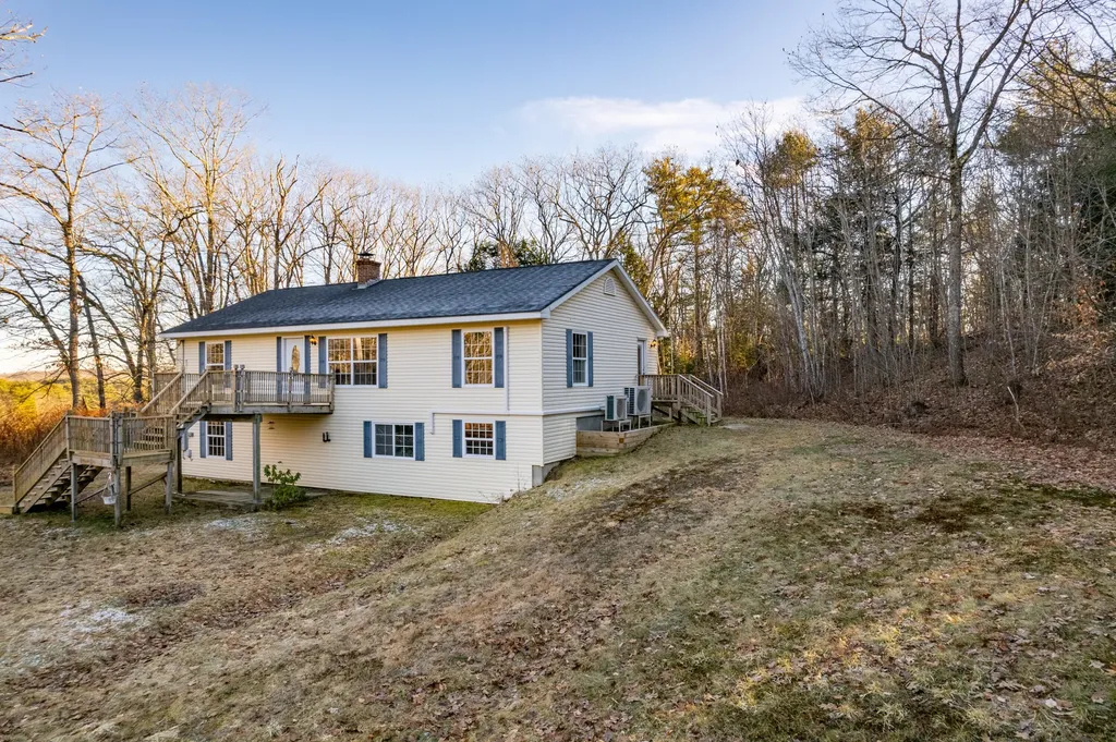 448 River Road Topsham ME 04086