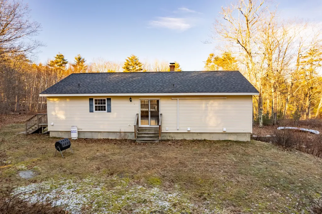 448 River Road Topsham ME 04086