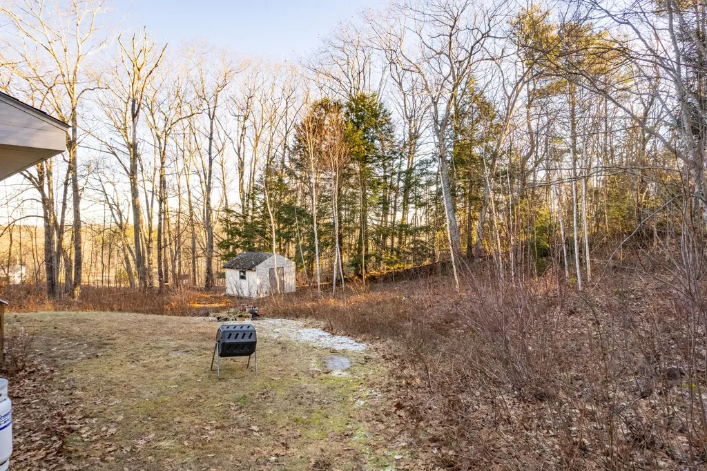 448 River Road Topsham ME 04086
