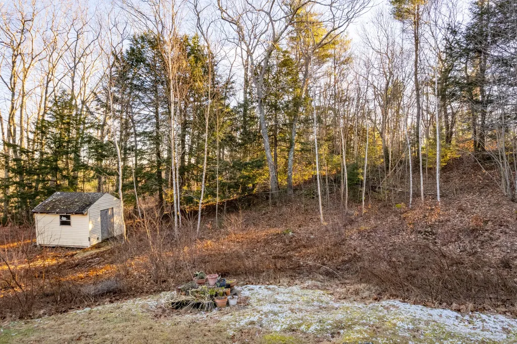448 River Road Topsham ME 04086