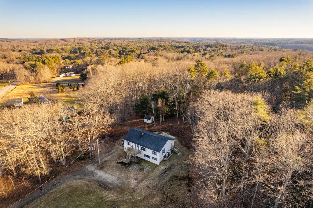448 River Road Topsham ME 04086