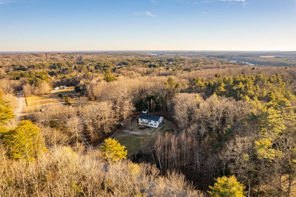 448 River Road Topsham ME 04086