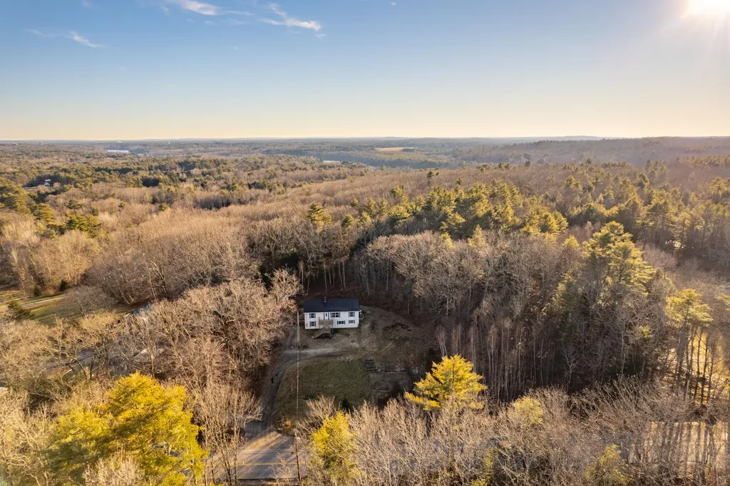 448 River Road Topsham ME 04086