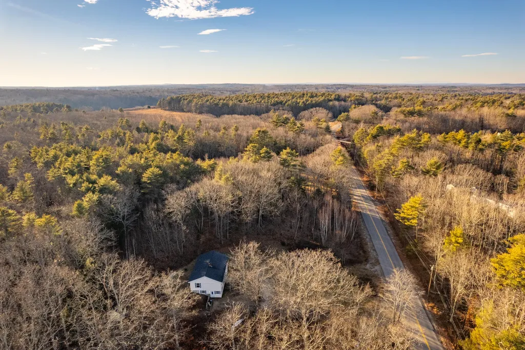 448 River Road Topsham ME 04086