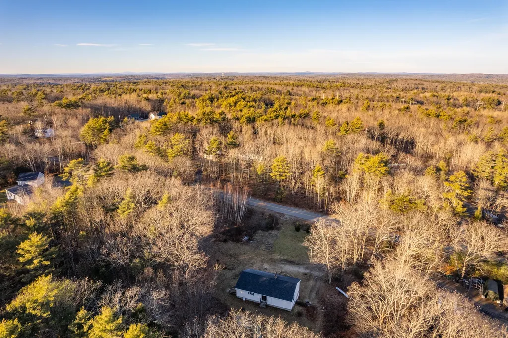 448 River Road Topsham ME 04086
