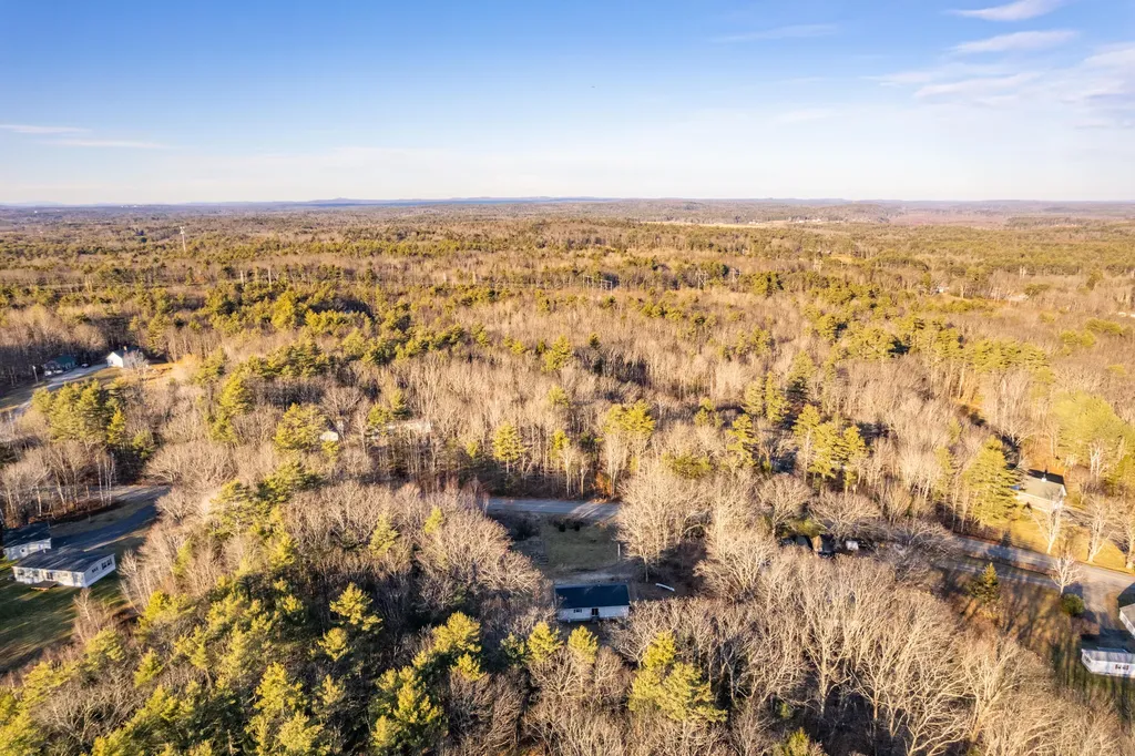 448 River Road Topsham ME 04086