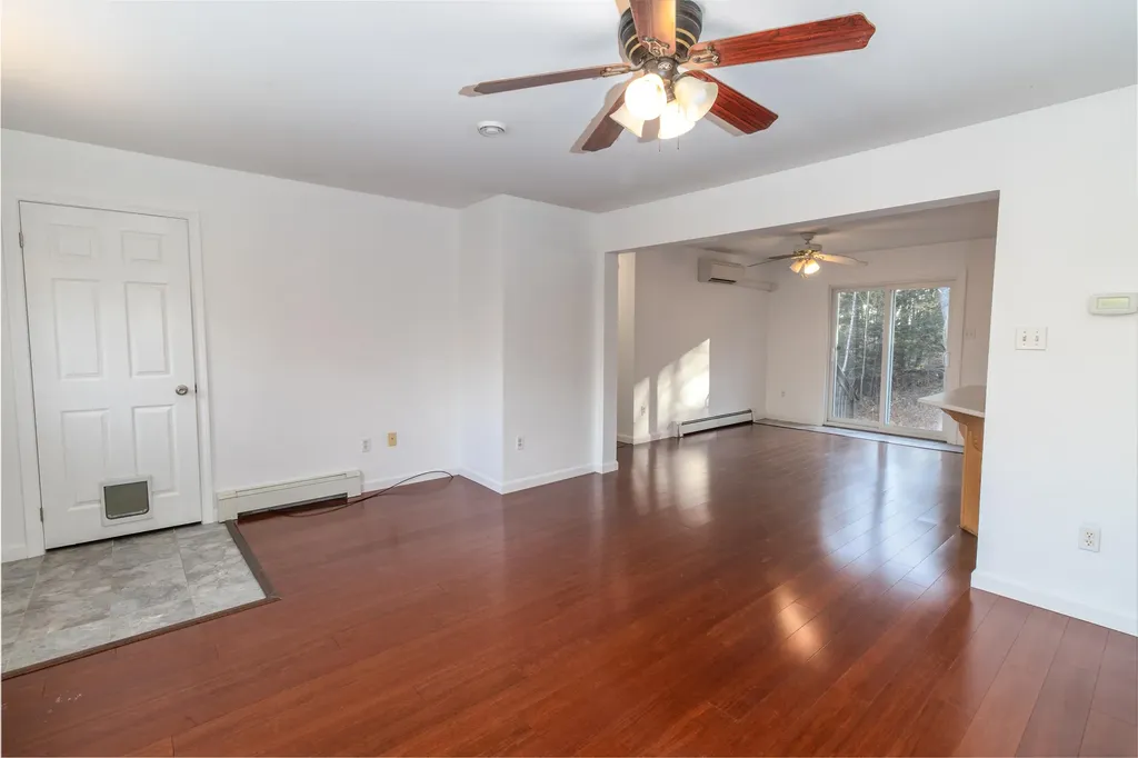 448 River Road Topsham ME 04086