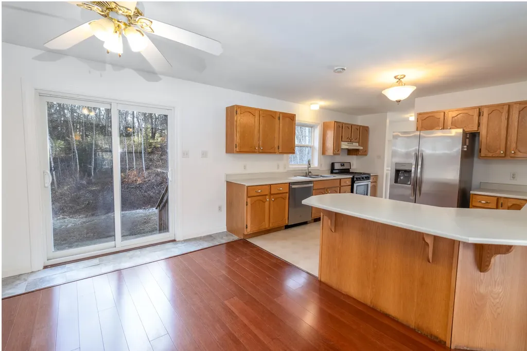 448 River Road Topsham ME 04086