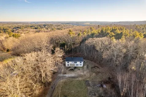 448 River Road Topsham ME 04086