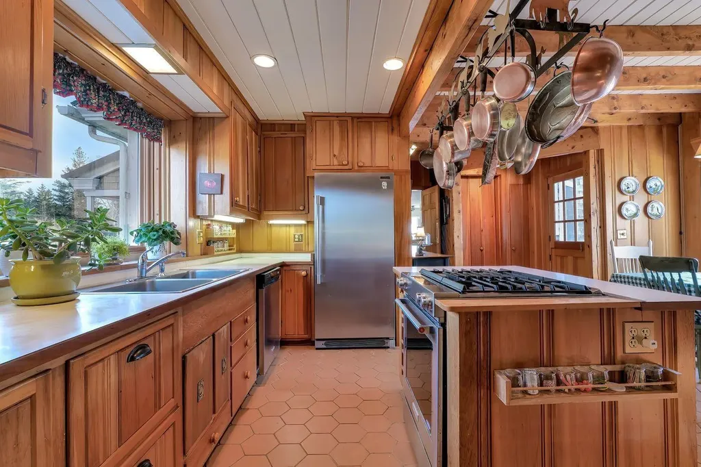 72 Bartlett's Landing Road Mount Desert ME 04660
