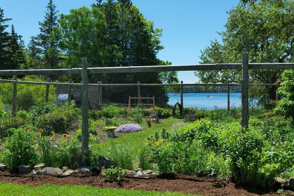 72 Bartlett's Landing Road Mount Desert ME 04660