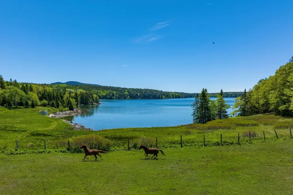 72 Bartlett's Landing Road Mount Desert ME 04660
