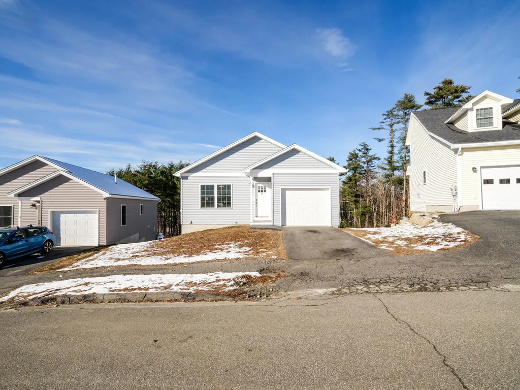 33 Village Circle Augusta ME 04330