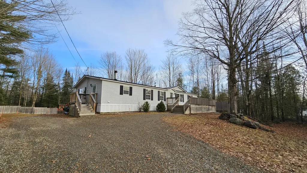 1383 Moosehead Trail Plymouth ME 04969