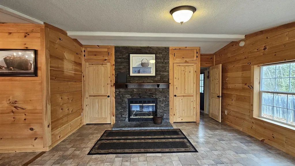 1383 Moosehead Trail Plymouth ME 04969