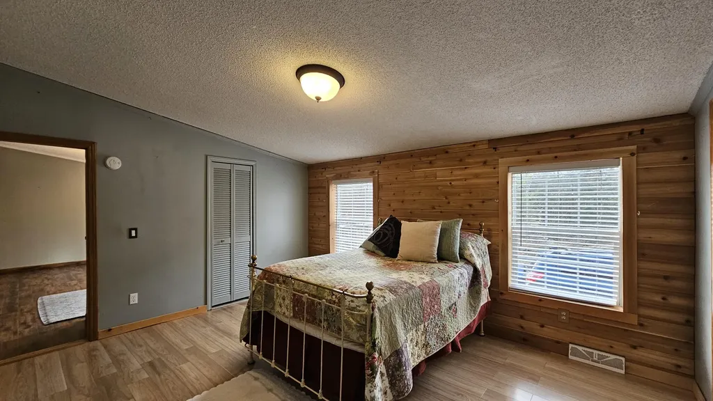 1383 Moosehead Trail Plymouth ME 04969