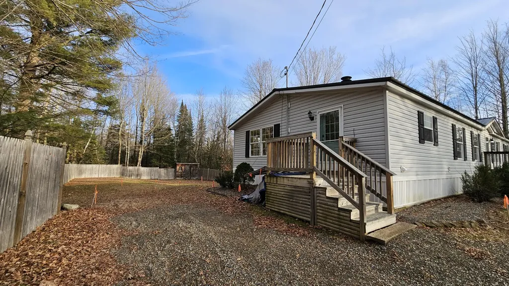 1383 Moosehead Trail Plymouth ME 04969