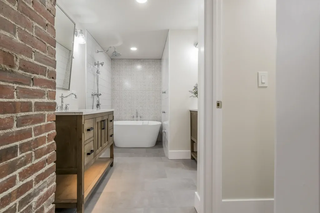 86 Middle Bay Road Brunswick ME 04011