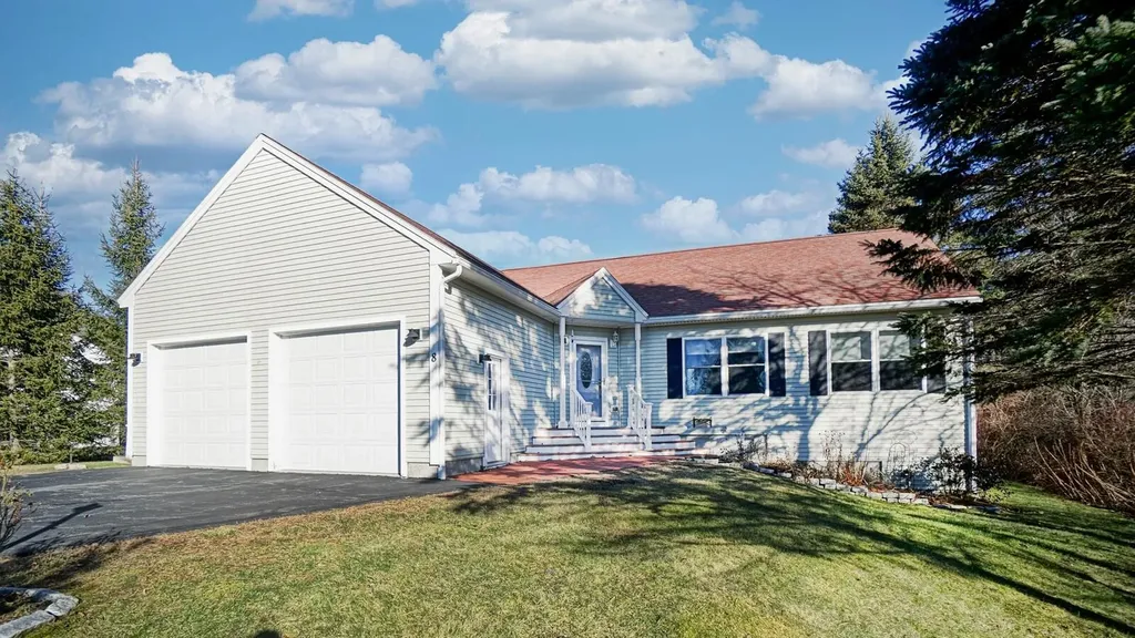 8 Joseph Drive Gorham ME 04038