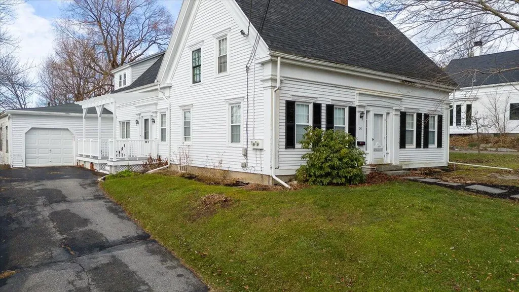 51 Green Street Thomaston ME 04861