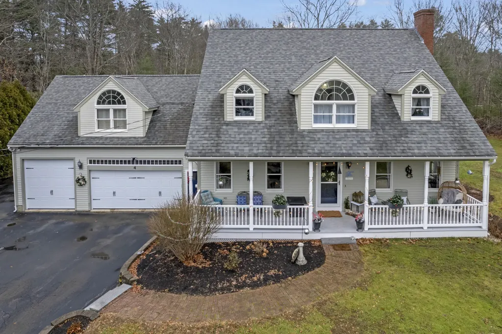 4 Quail Court York ME 03909