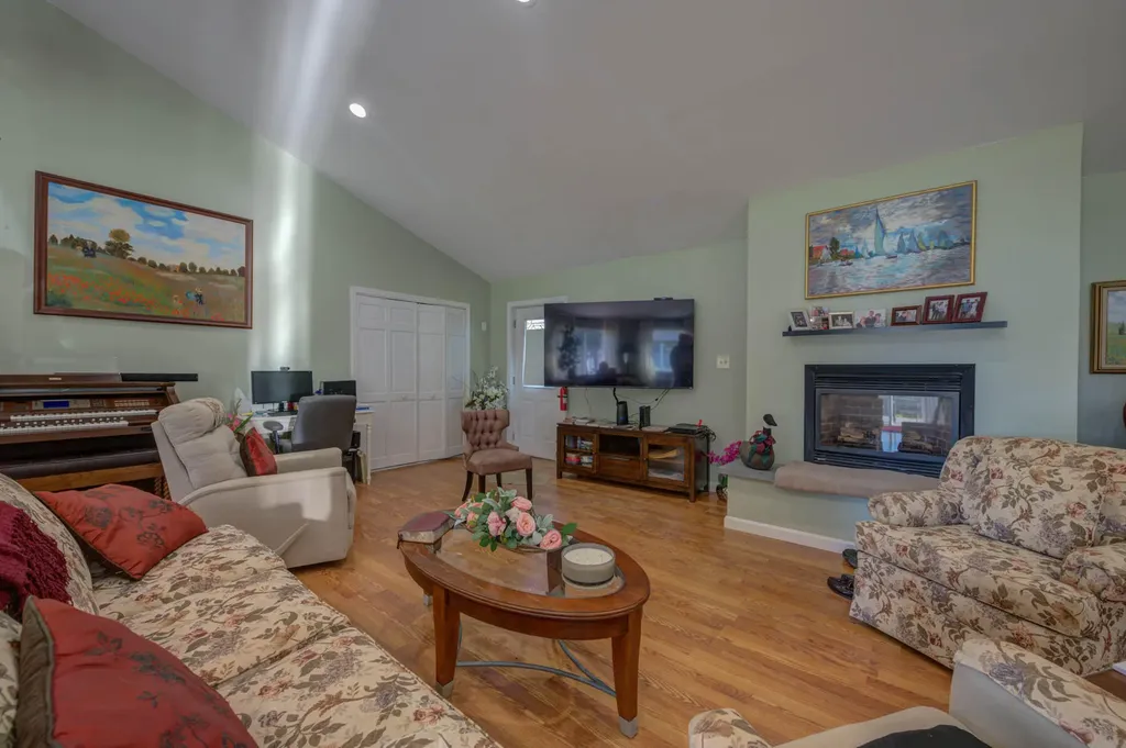 102 Manning Drive West Gardiner ME 04345