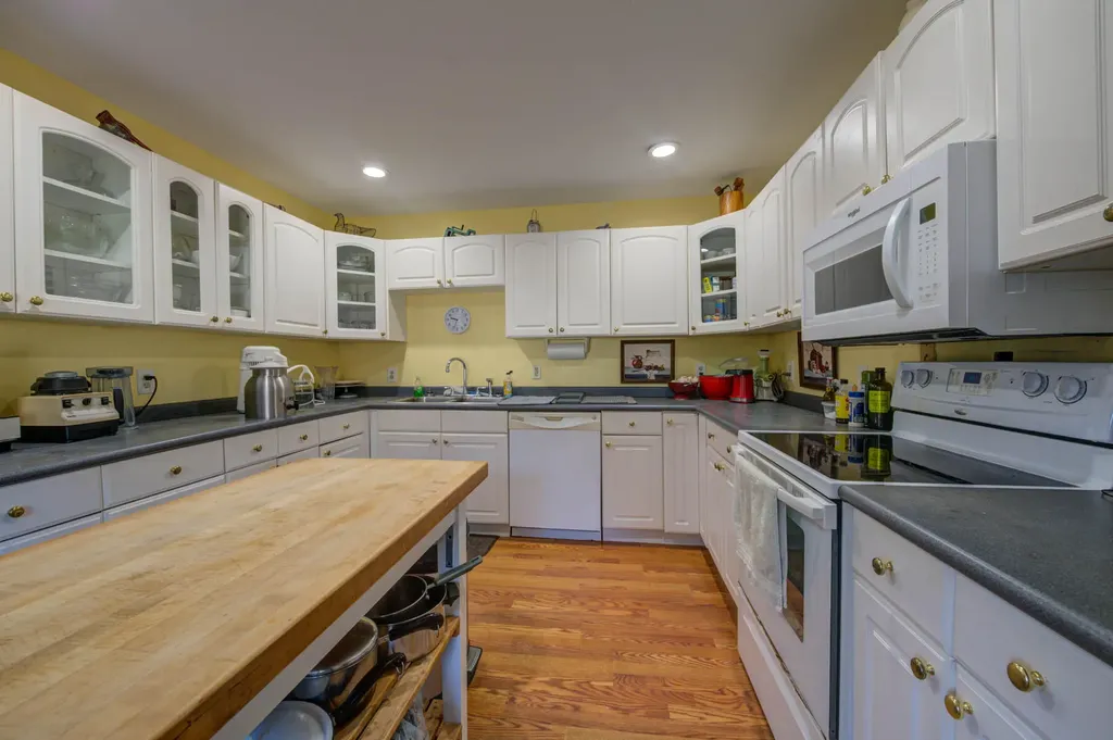 102 Manning Drive West Gardiner ME 04345