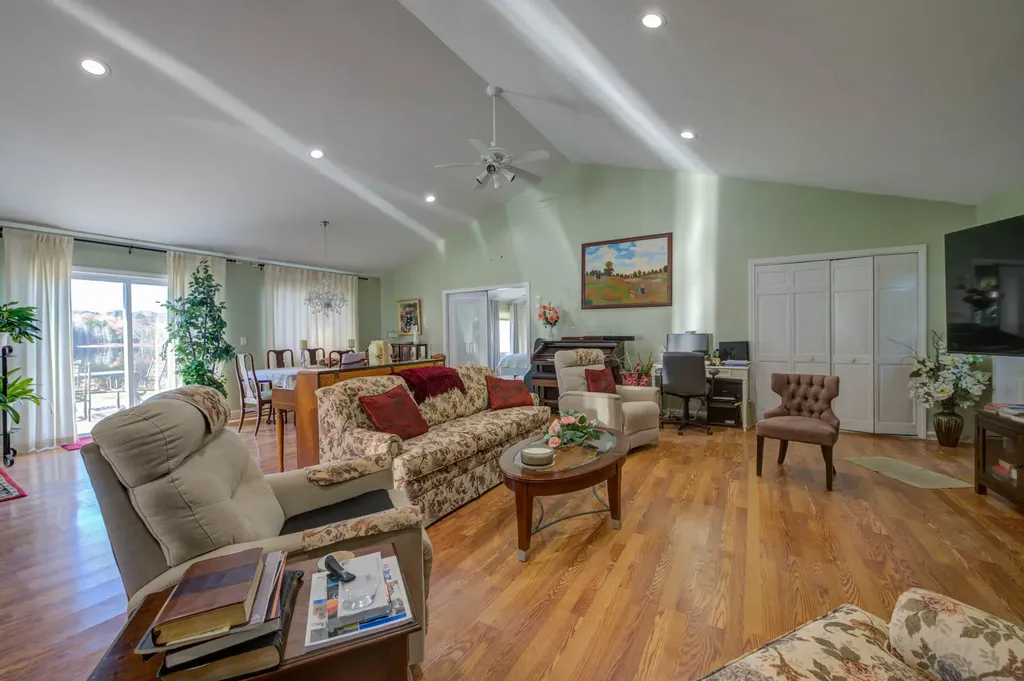 102 Manning Drive West Gardiner ME 04345