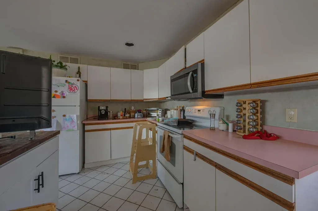102 Manning Drive West Gardiner ME 04345