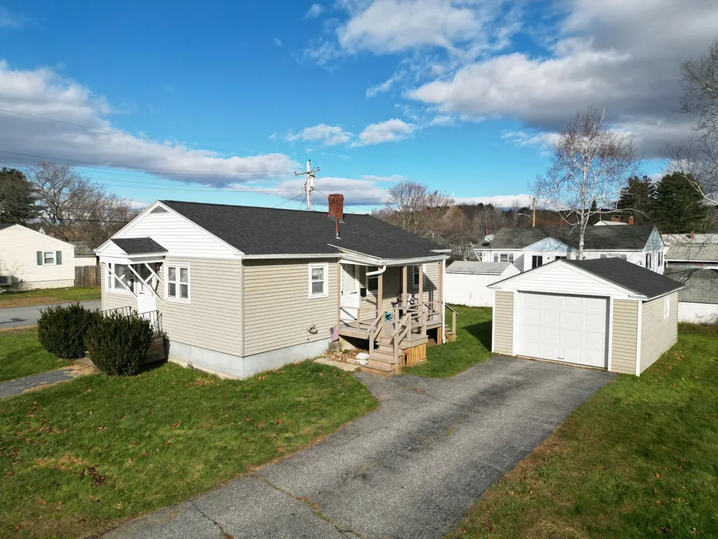 24 Bushey Circle Lewiston ME 04240