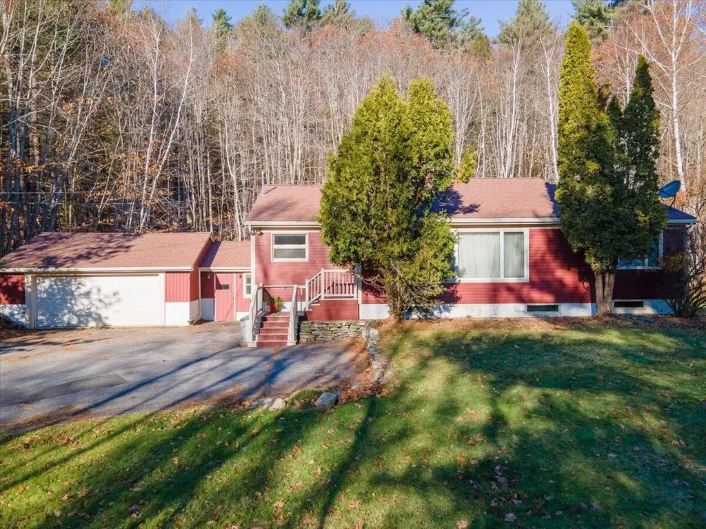 415 Molyneaux Road Camden ME 04843