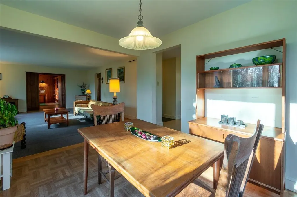 415 Molyneaux Road Camden ME 04843