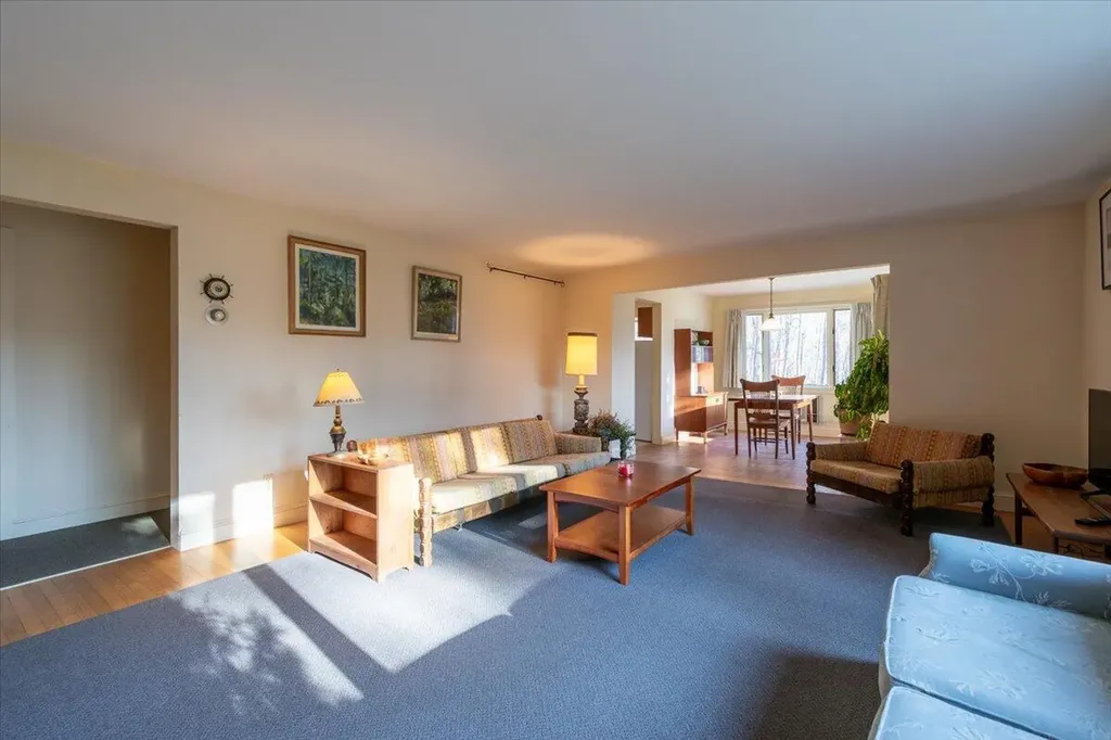 415 Molyneaux Road Camden ME 04843