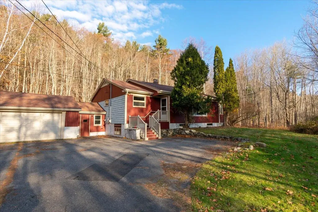 415 Molyneaux Road Camden ME 04843