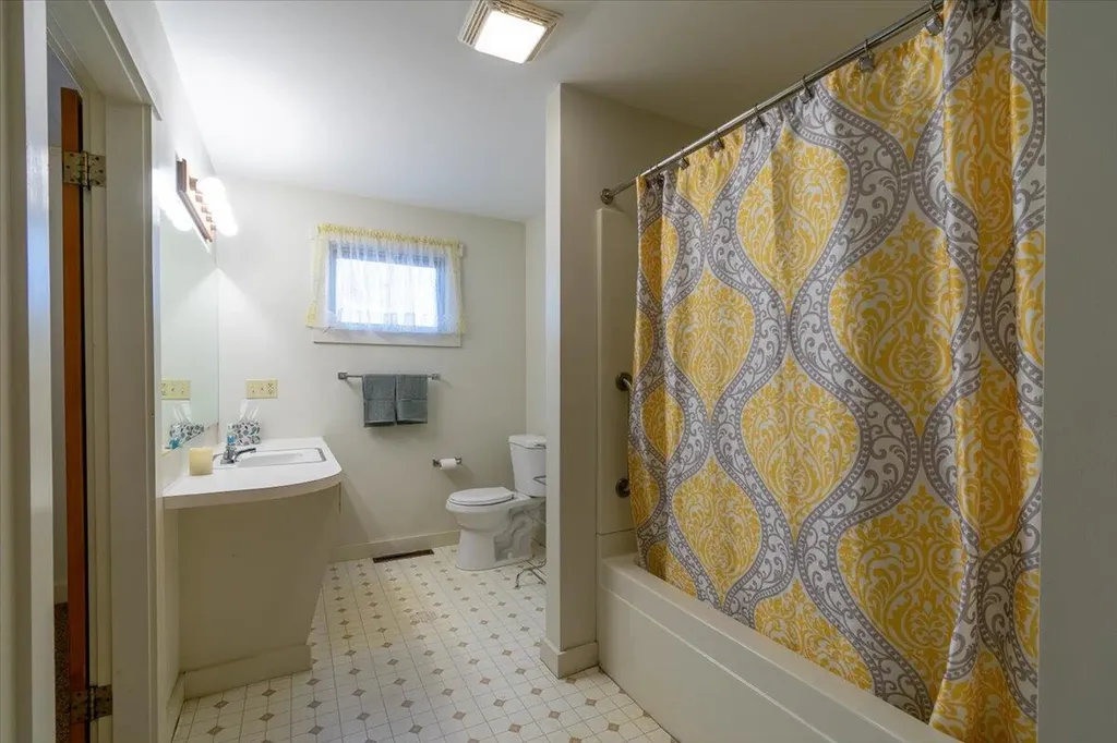 415 Molyneaux Road Camden ME 04843