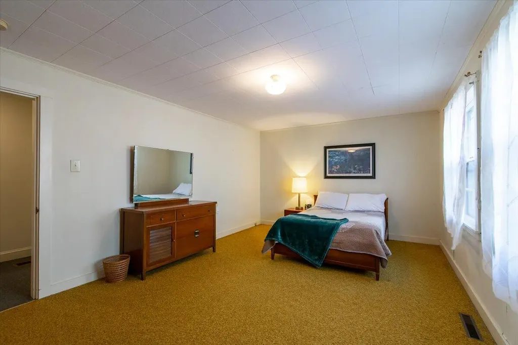415 Molyneaux Road Camden ME 04843