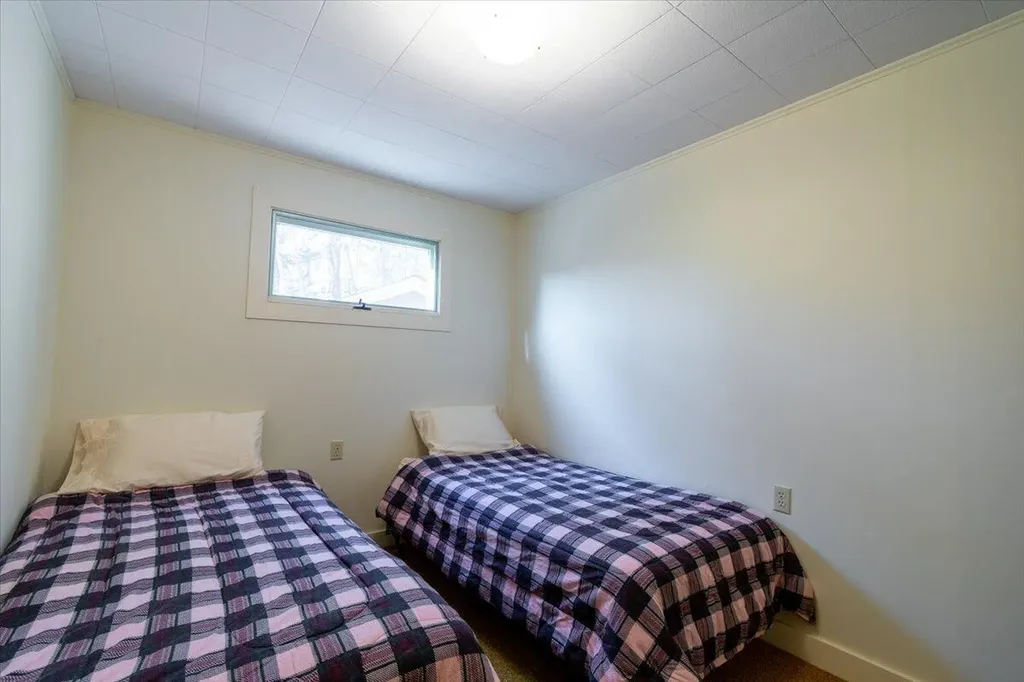 415 Molyneaux Road Camden ME 04843