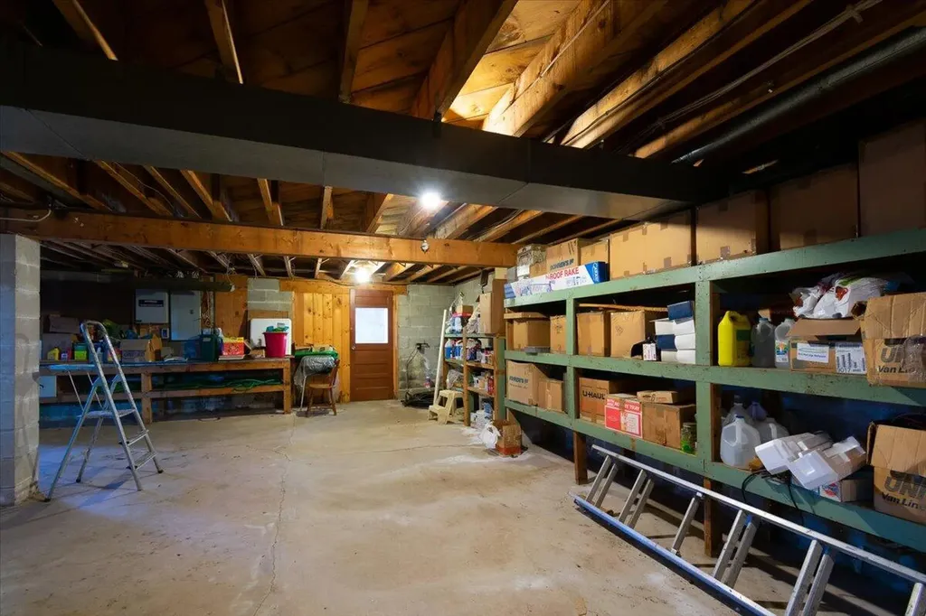 415 Molyneaux Road Camden ME 04843