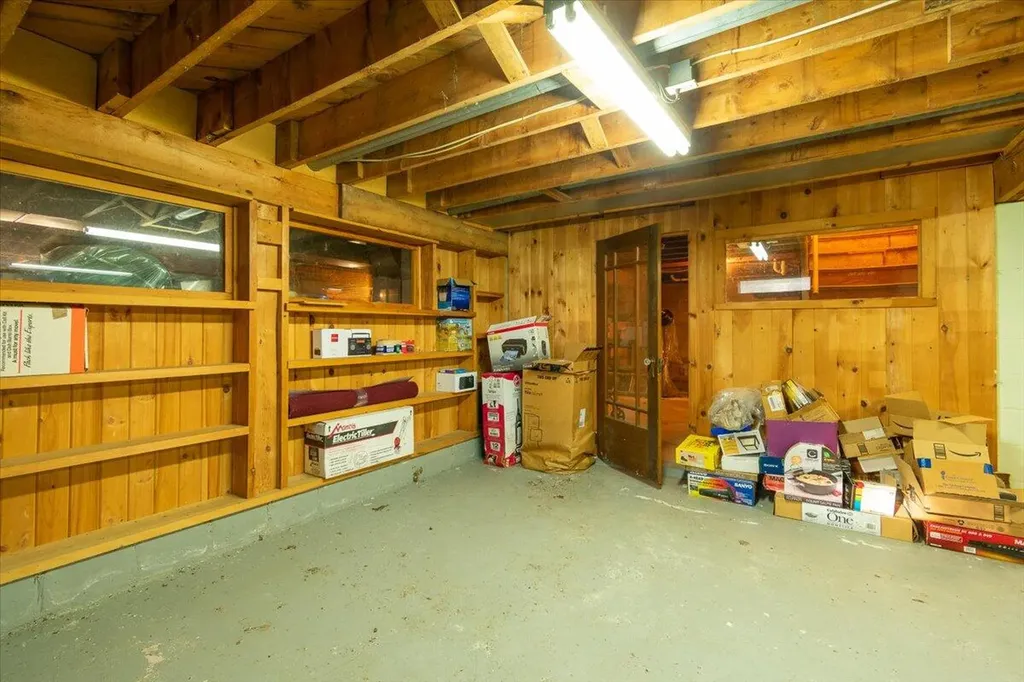 415 Molyneaux Road Camden ME 04843