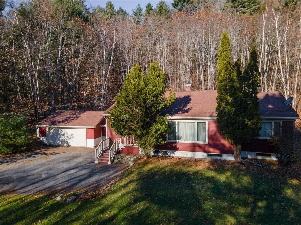 415 Molyneaux Road Camden ME 04843