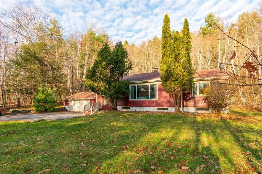415 Molyneaux Road Camden ME 04843